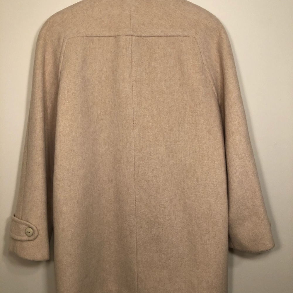 Tan coat - Picture 5 of 6